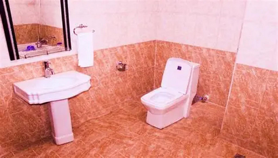 Bathroom 3, Greatwood Hotel, Owerri West