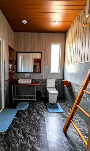 Bathroom 3, Rainbow Sky Cottage, Ella