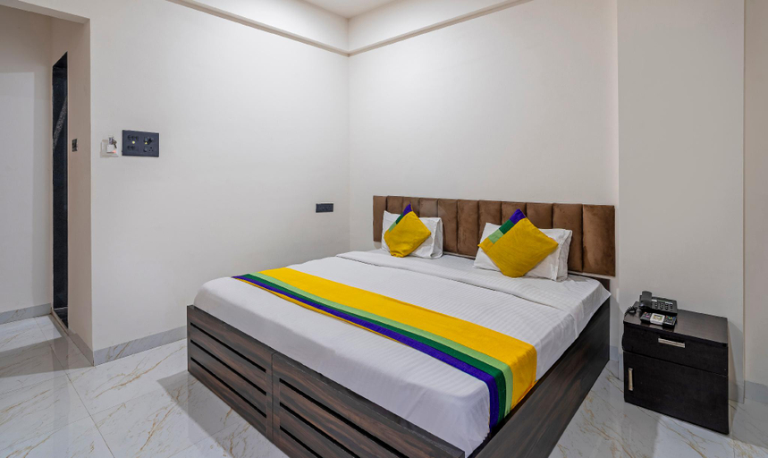 Bedroom 4, Hotel Revmantra, Pune