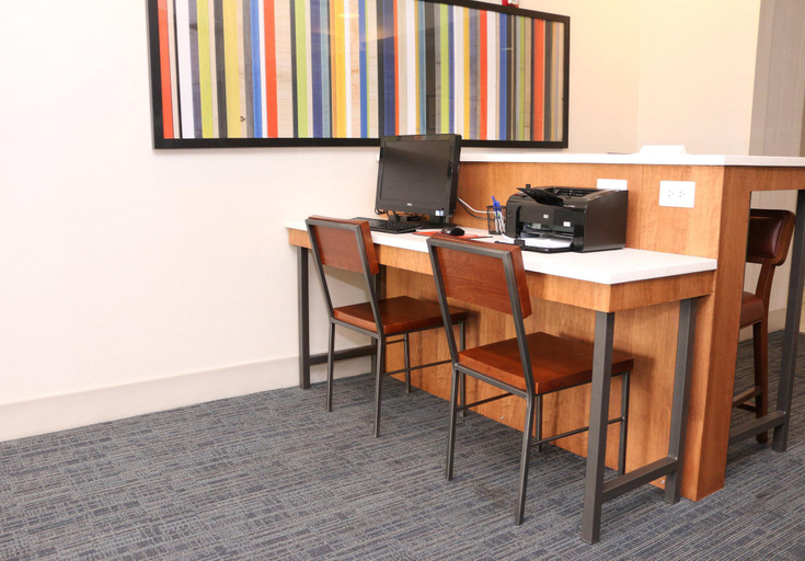 Others 4, Comfort Inn & Suites Tyler North, Smith