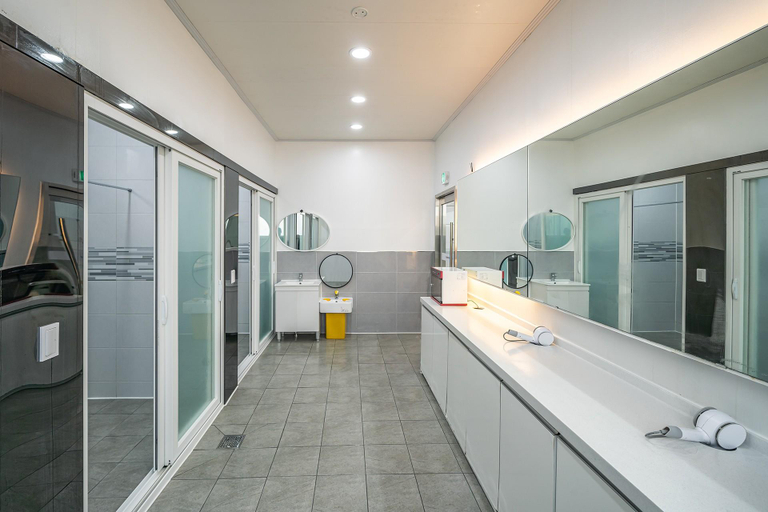 Bathroom 3, Jecheon Water Park Camping Land, Jecheon