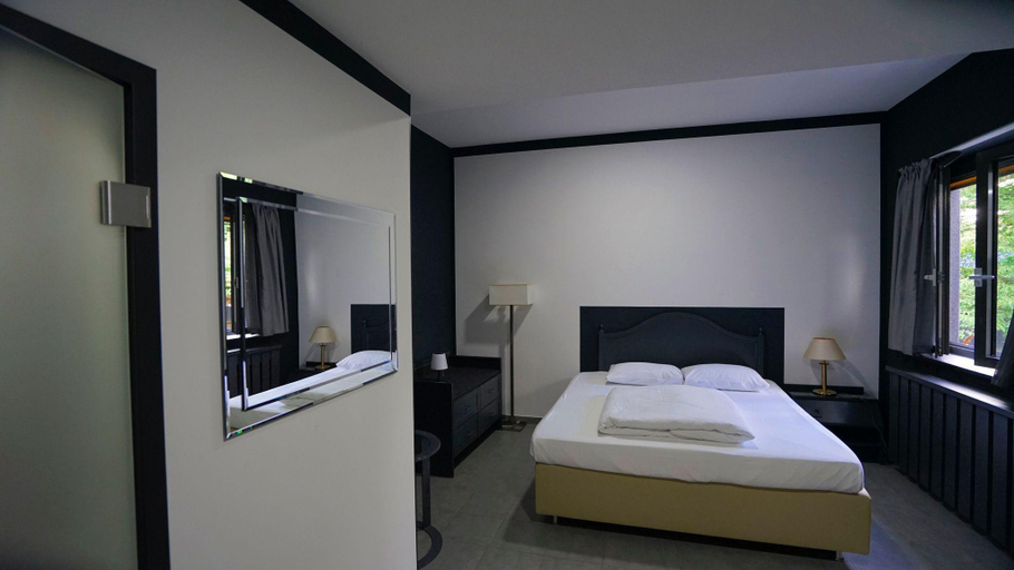 Bedroom 3, TIBET HOTEL am Airport Dusseldorf-Ratingen, Mettmann