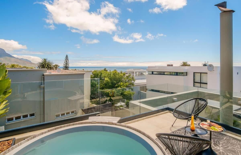 Sport & Beauty 4, 5 min walk to Camps Bay beach, Comfy Apt, Beach Views - Caprice Bay Apt, City of Cape Town