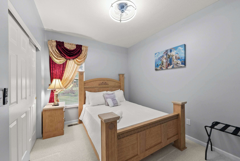 Room 5, Pickerington Haven Home for 10, Fairfield