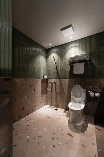 Bathroom 2, PAPO'A LABS, Tainan