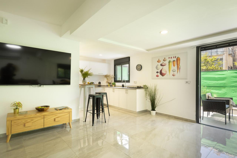 2, Bahai Gardens Serenity Apartment