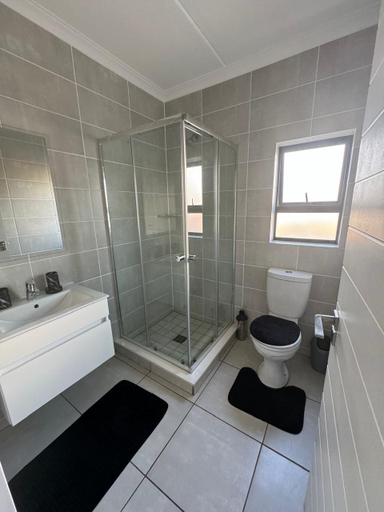 Bathroom 2, The Blyde Crystal Lagoon NT 1 Bedroom Apartment, City of Tshwane