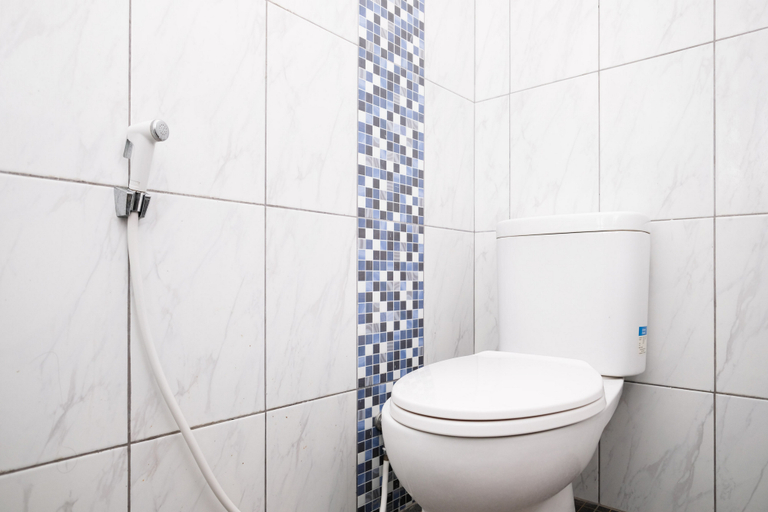 Bathroom 4, Sans Arya Hotel Batu, Malang