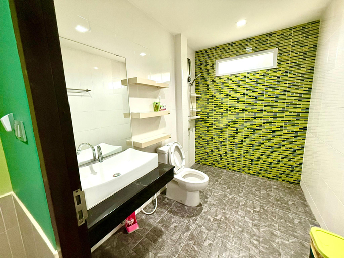 Bathroom 4, Warisa Happy Pool Villa, Pattaya