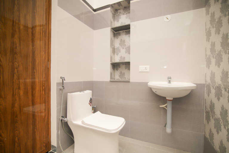 Bathroom 3, Sk Grand Villa, Heritage Inn, Viluppuram