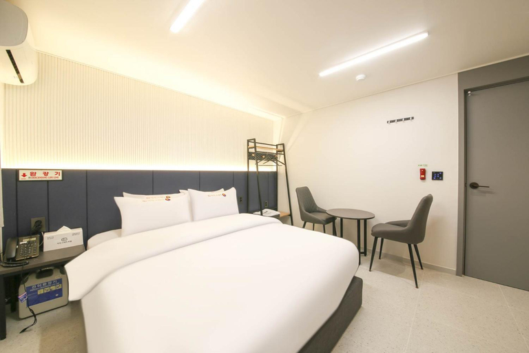 Bedroom 3, Easy Stay Hotel in Sinan-dong, Gwangju, Buk
