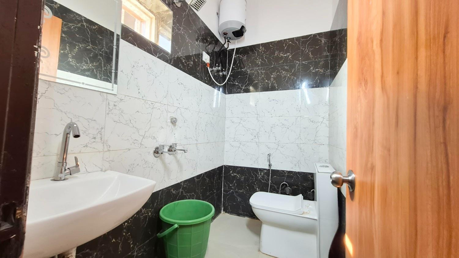 Bathroom 4, RK Residency, Mathura