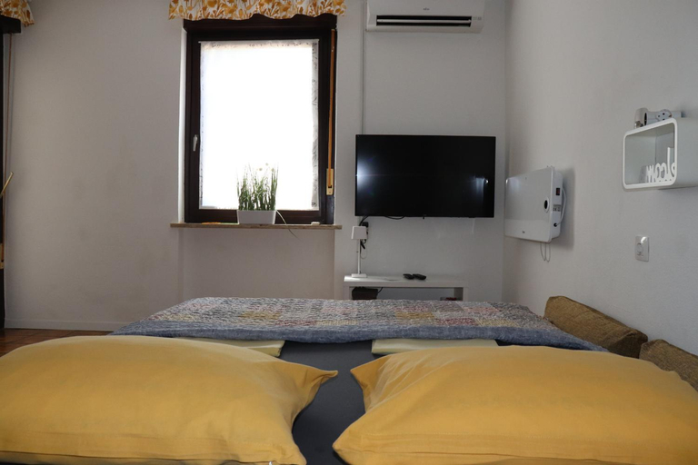 Bedroom 2, Apartments ZVEZDICA*** with garden, Umag