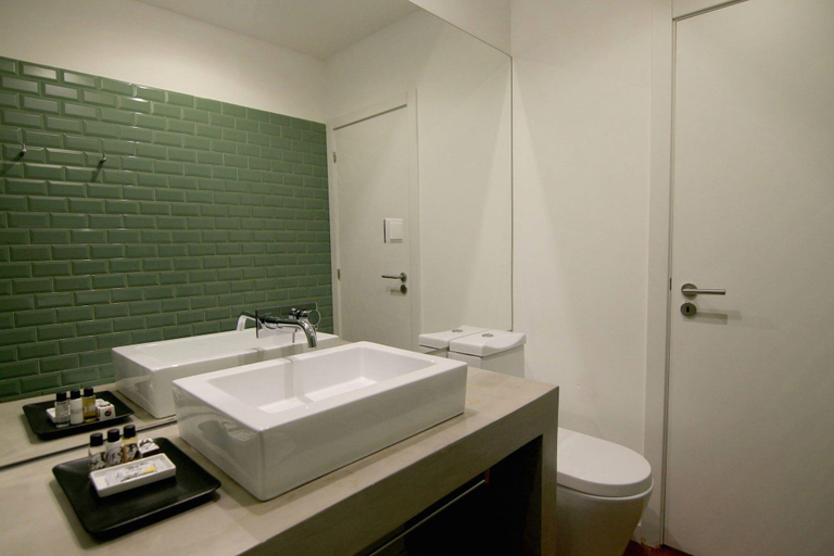 Bathroom 4, The 8 - Downtown Suites, Lisbon