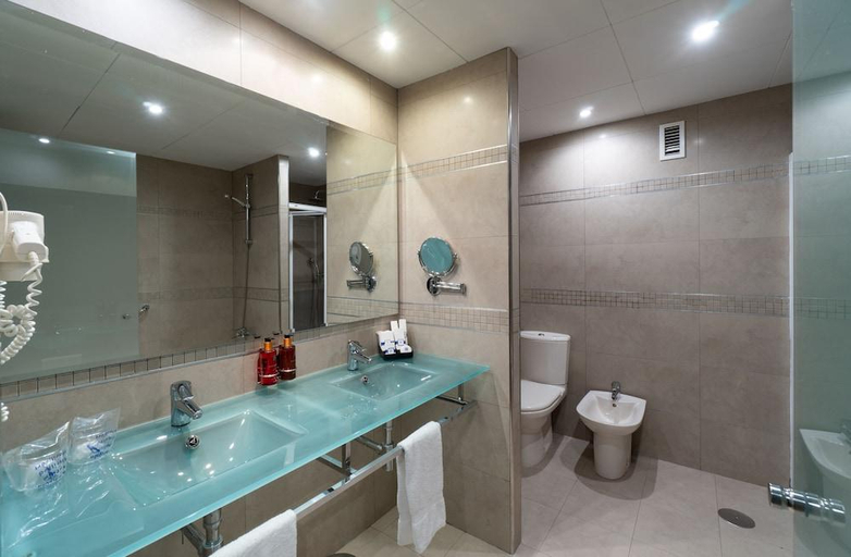 Bathroom 2, Hotel MS Maestranza, Málaga