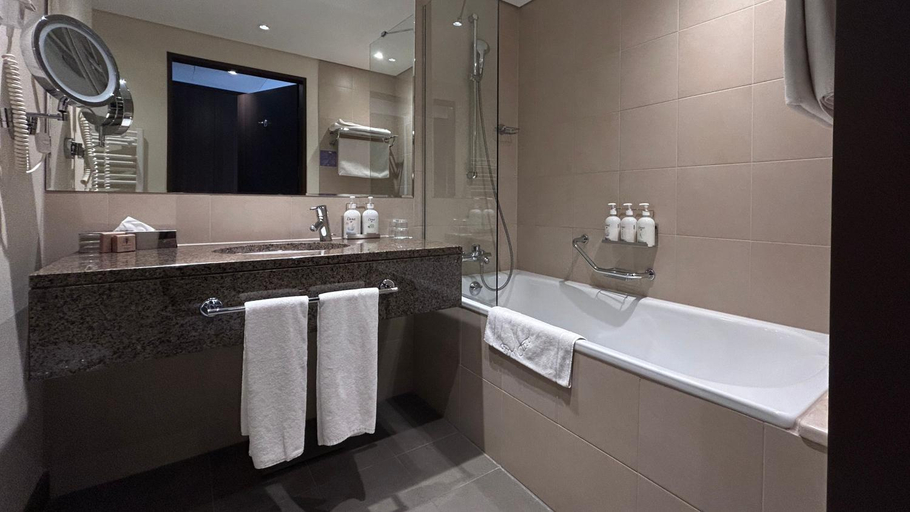 Bathroom 4, Holiday Inn Warsaw Józefów By IHG, Otwock
