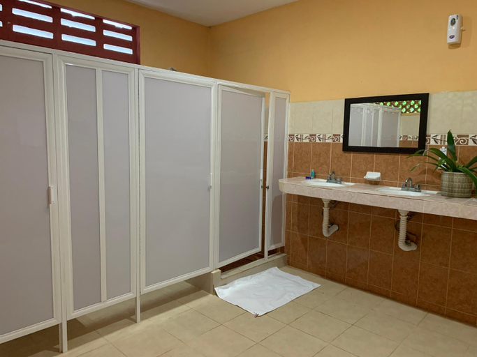 Bathroom 4, Quinta YaaxBe, Homún
