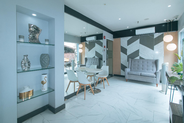 Public Area 2, Maine Residences Leveriza by RedDoorz, Pasay City
