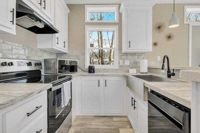 Private kitchen 5, Byrd 7 Nesting Nook, Madison