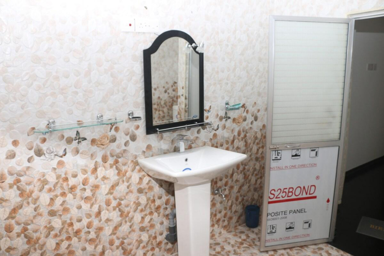 Bathroom 3, Villa 61, Hikkaduwa