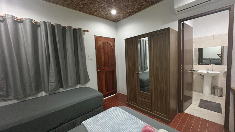 Bedroom 2, AivyMaes Divers Resort , Dauin