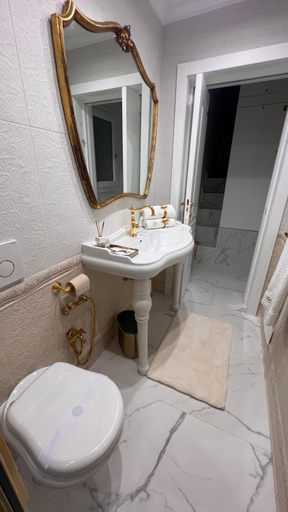 Bathroom 3, Casanova Luxury Suite, Brindisi