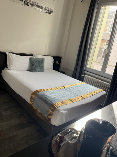 Bedroom 4, Hotel Au Spatial, Somme