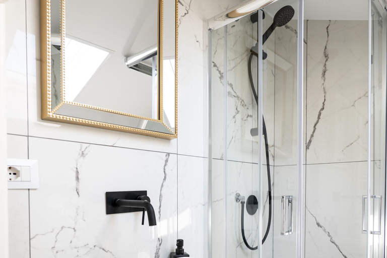 Bathroom 5, Saragozza Apartments, Bologna