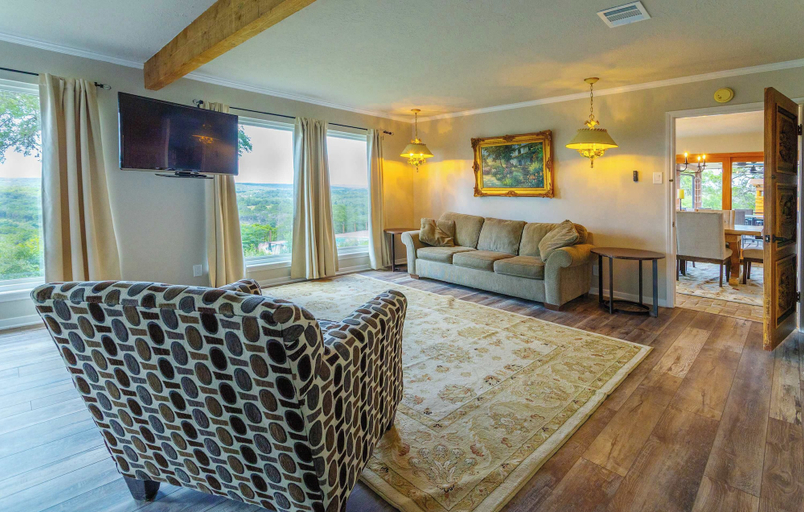 Living area 3, Valley View Retreat for 10, Hays