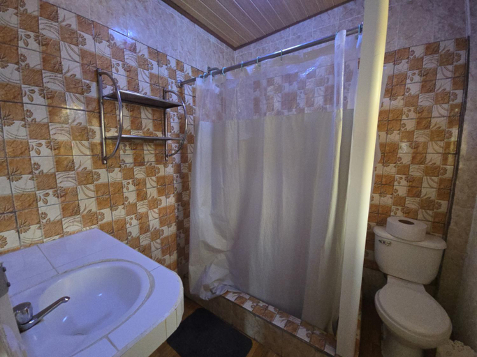 Bathroom, Hotel Paradise Inn, NA