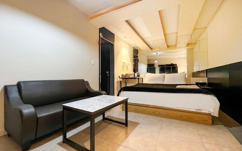 Bedroom 3, Indeogwon VALT Hotel, Anyang
