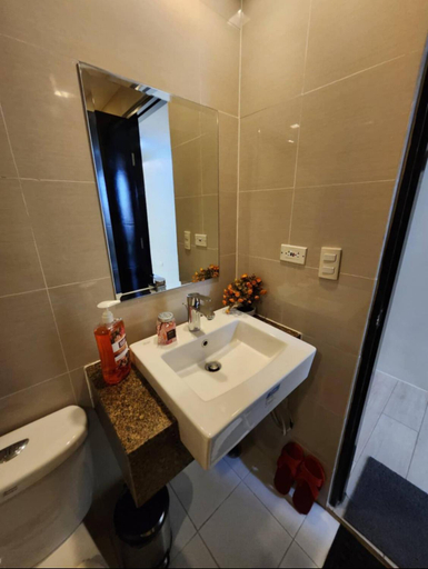 Bathroom 2, Cozy Condo Unit Near NAIA Terminal 3, Pasay City
