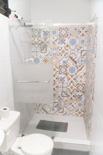 Bathroom 3, Guayacan Apart Hotel, Guayaquil