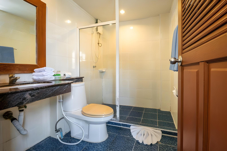 Bathroom 4, Royal Ivory Sukhumvit Nana, Khlong Toey