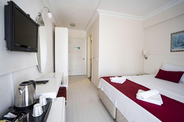 Bedroom 2, Ayapam Hotel, Akköy