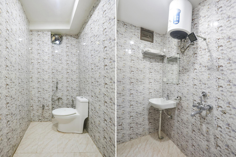Bathroom 4, Via Banarasi Kothi - Sankat Mochan Temple, Varanasi