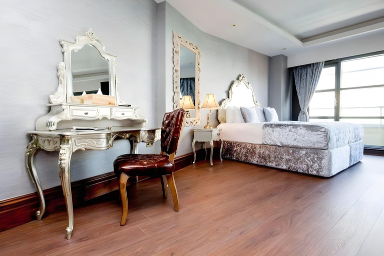 Bedroom 2, The Shankly Hotel Suites, Sefton