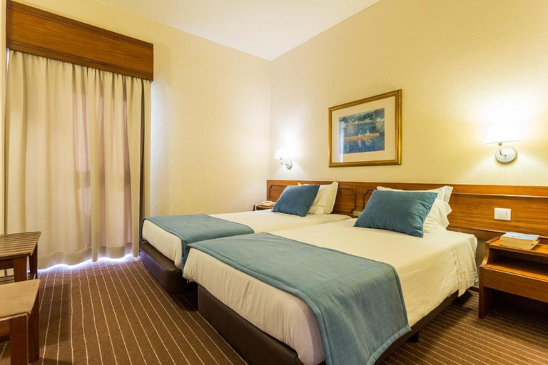 Bedroom 3, Hotel Girassol - Suite Hotel, Funchal