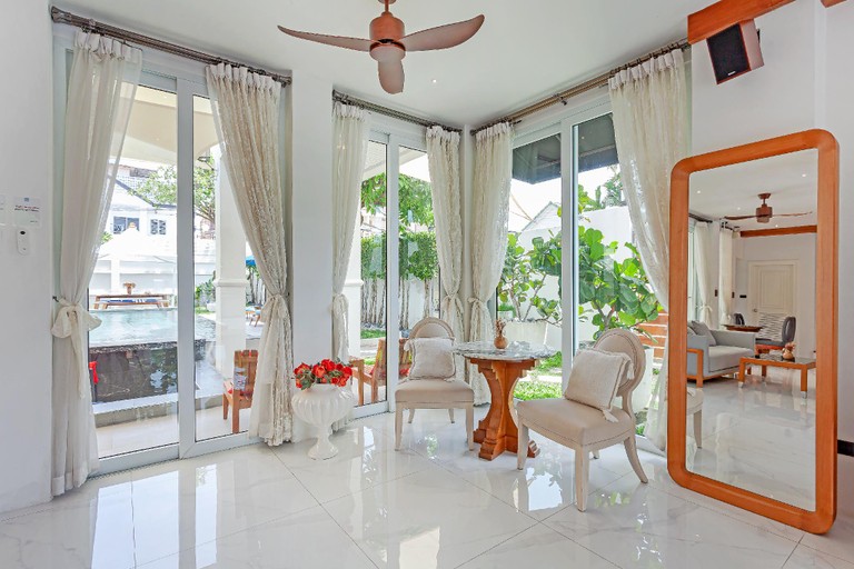 4, 9 bedroom Stylish 2-Villa Combination by Hi At Home, Bang Lamung