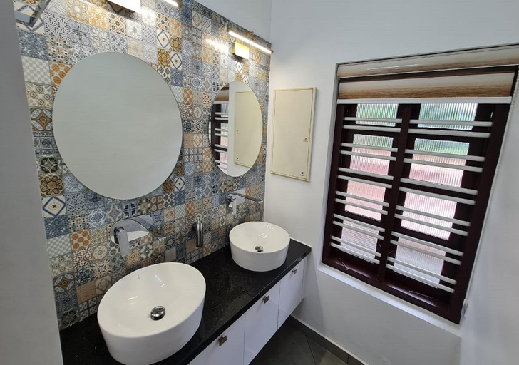 Bathroom 3, Teal Heritage Villa, Ernakulam