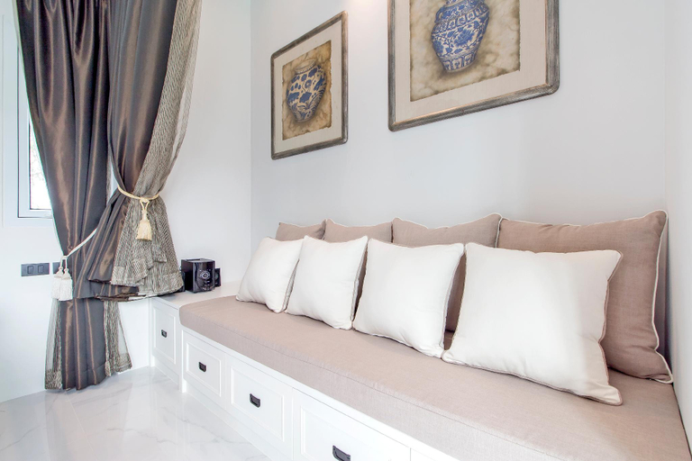 3, 9 bedroom Stylish 2-Villa Combination by Hi At Home, Bang Lamung