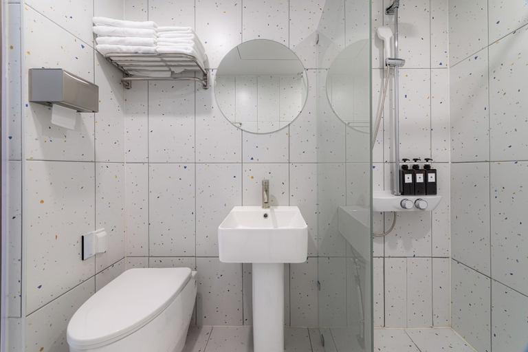 Bathroom 4, The Central Hongdae, Mapo