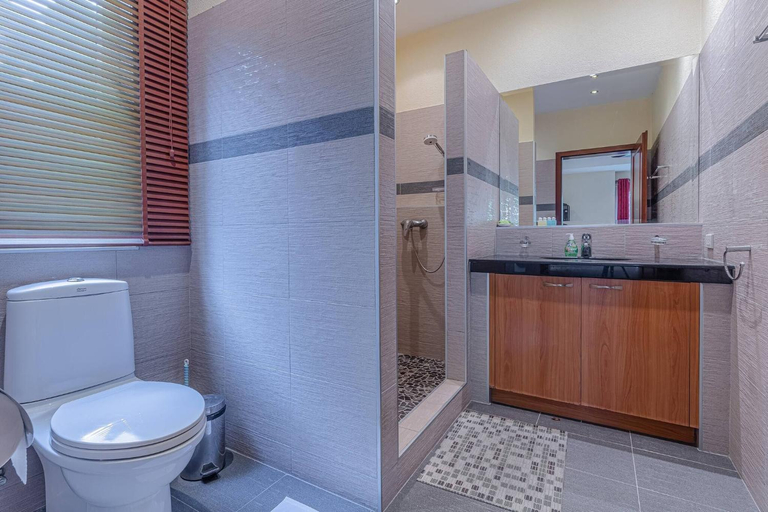 Bathroom 4, Tropical Luxury 4BR Pool Villa w Game Area, Bang Lamung