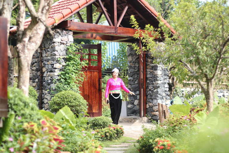 Entrance 5, Mit Retreat, Đà Bắc
