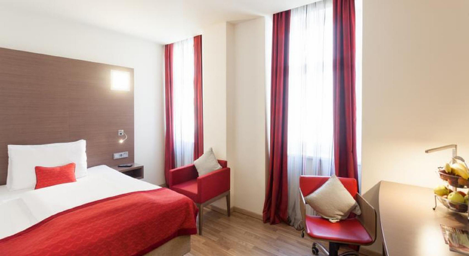 Bedroom 2, Hotel Orangerie, Wien