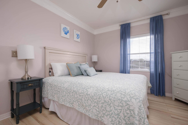 Bedroom 2, Seaside Haven: Stylish Condo, 3 Pools New Rental, Saint Johns