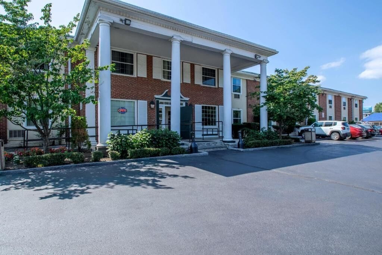Exterior 3, Charles River Inn, Boston