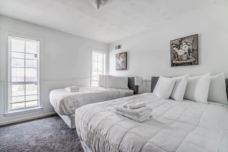 Room 4, Tulip Tree Cottage, Shelby