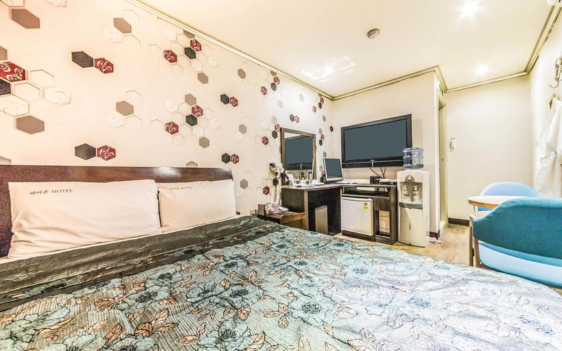 Bedroom 5, Myeonmok I-Zone, Jungnang