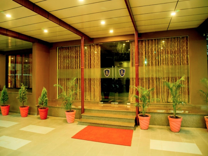 Others 4, Royal Inn, East Nimar